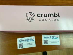 crumbl cookie box
